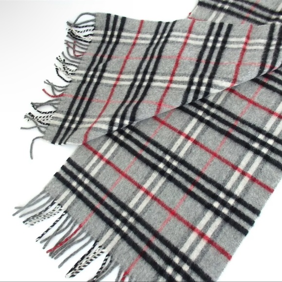 Burberrys Cashmere Scarf - Picture 3 of 4